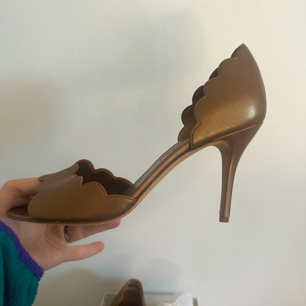 Brand new authentic Manolo Blahnik heels!!